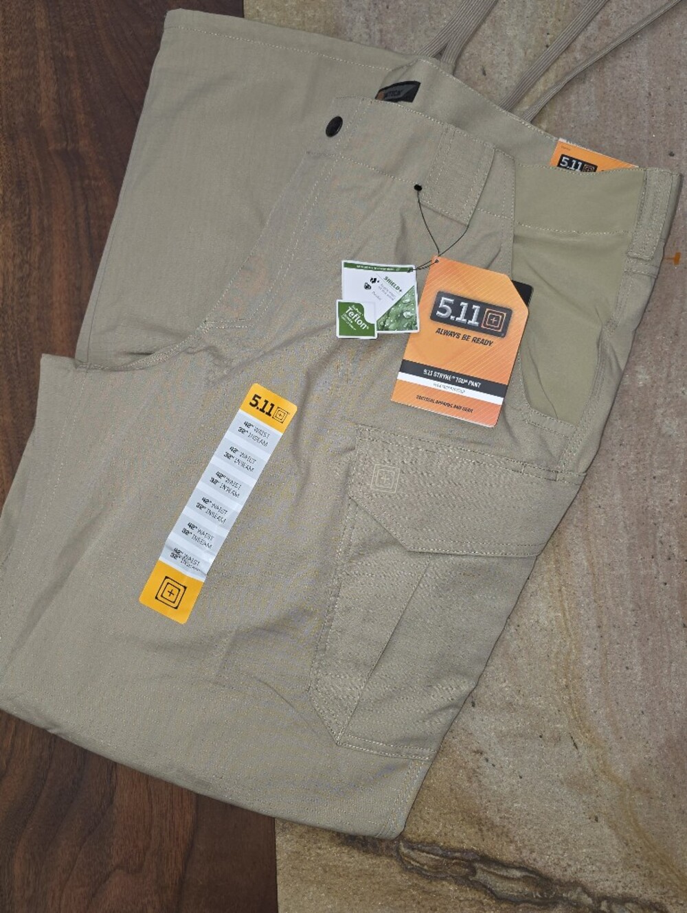 5.11 Tactical Men's Tan Cargo Pants Sz 42x32. Nwt